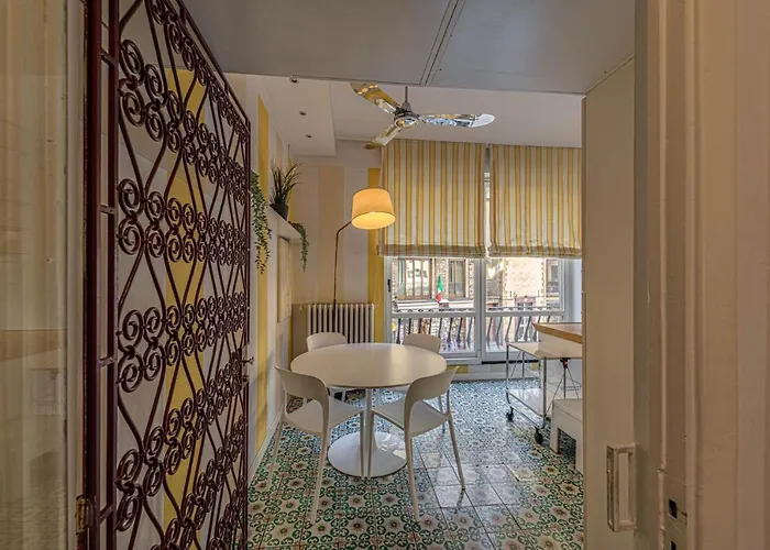 - Golden Tower With View Apartment