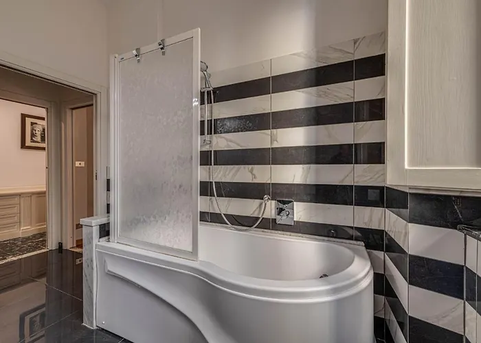 - Golden Tower With View Apartment Florence